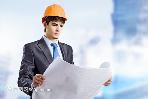 建筑青工程師頭盔檢查建設項目