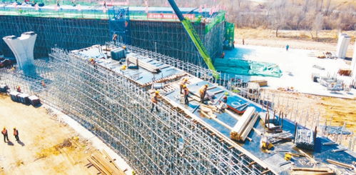 沈陽元江街三環立交工程開始跨繞城高速鋼箱梁頂推施工